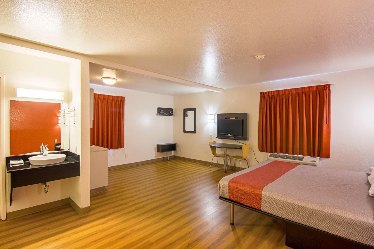 Motel 6 Little Rock South Eksteriør billede